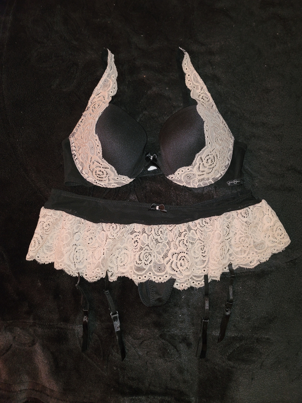 Jessica Simpson Black Bra & Cream Lace Garter Skirt Set